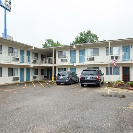 Days Inn By Wyndham New Philadelphia Dış mekan fotoğraf