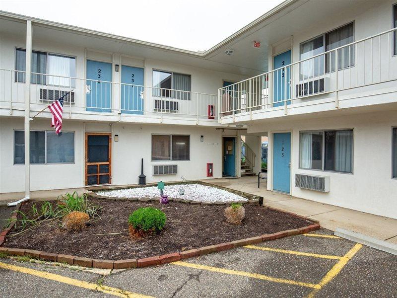 Days Inn By Wyndham New Philadelphia Dış mekan fotoğraf