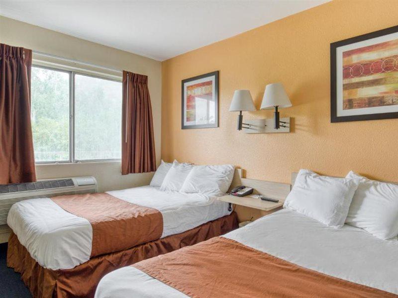 Days Inn By Wyndham New Philadelphia Dış mekan fotoğraf