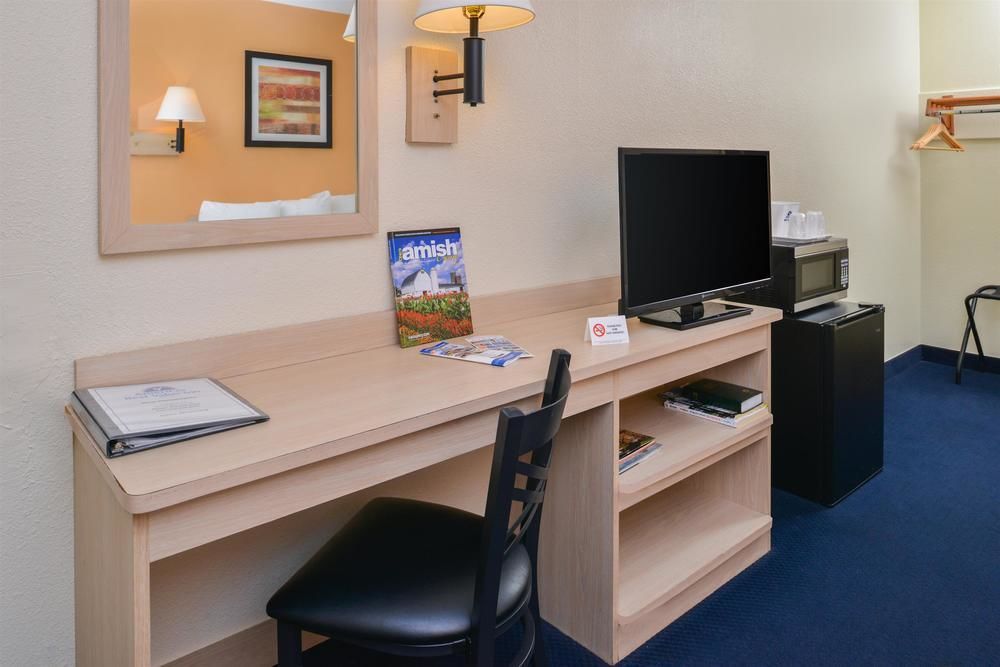 Days Inn By Wyndham New Philadelphia Dış mekan fotoğraf