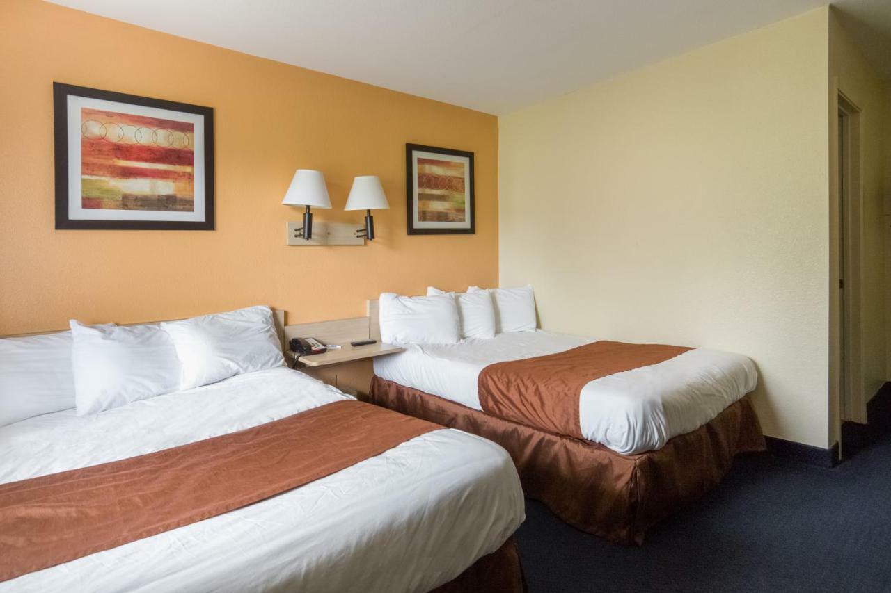 Days Inn By Wyndham New Philadelphia Dış mekan fotoğraf