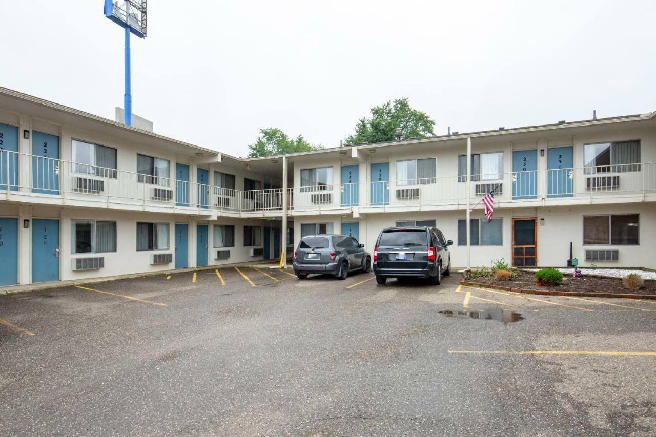 Days Inn By Wyndham New Philadelphia Dış mekan fotoğraf
