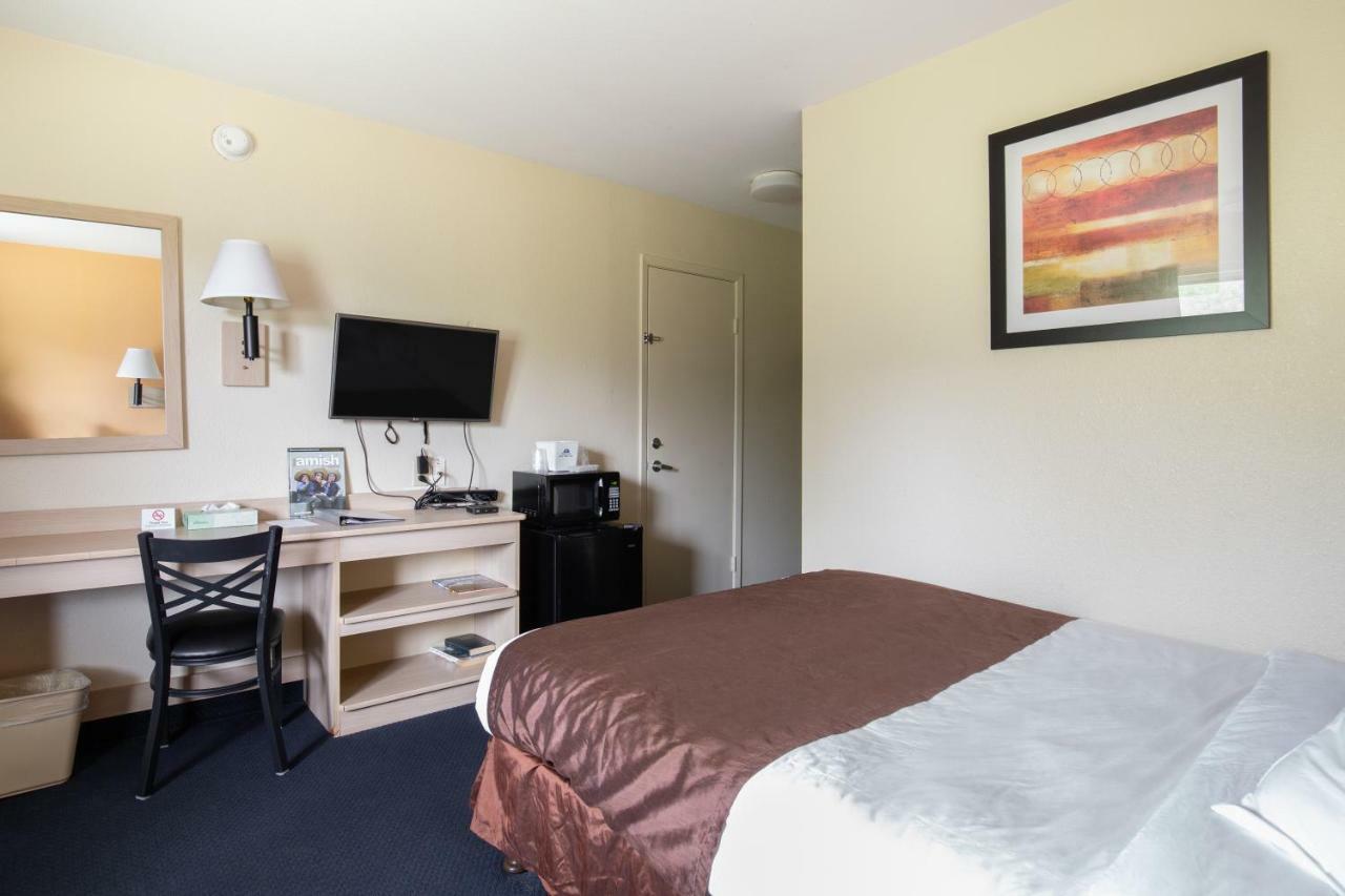 Days Inn By Wyndham New Philadelphia Dış mekan fotoğraf
